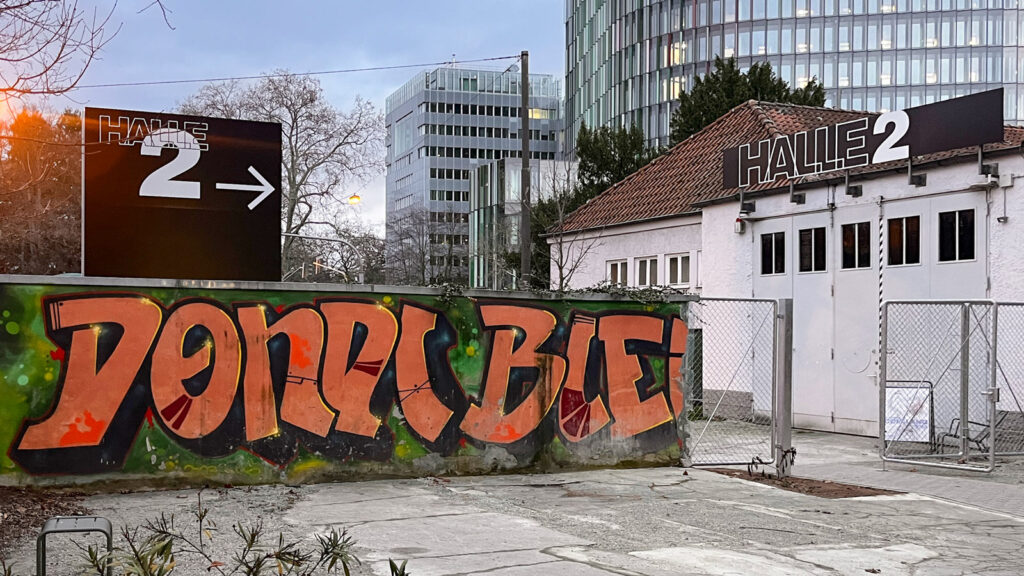 Dondi bleibt Schriftzug beim Interim der Schirn Kunsthalle in Frankfurt Bockenheim