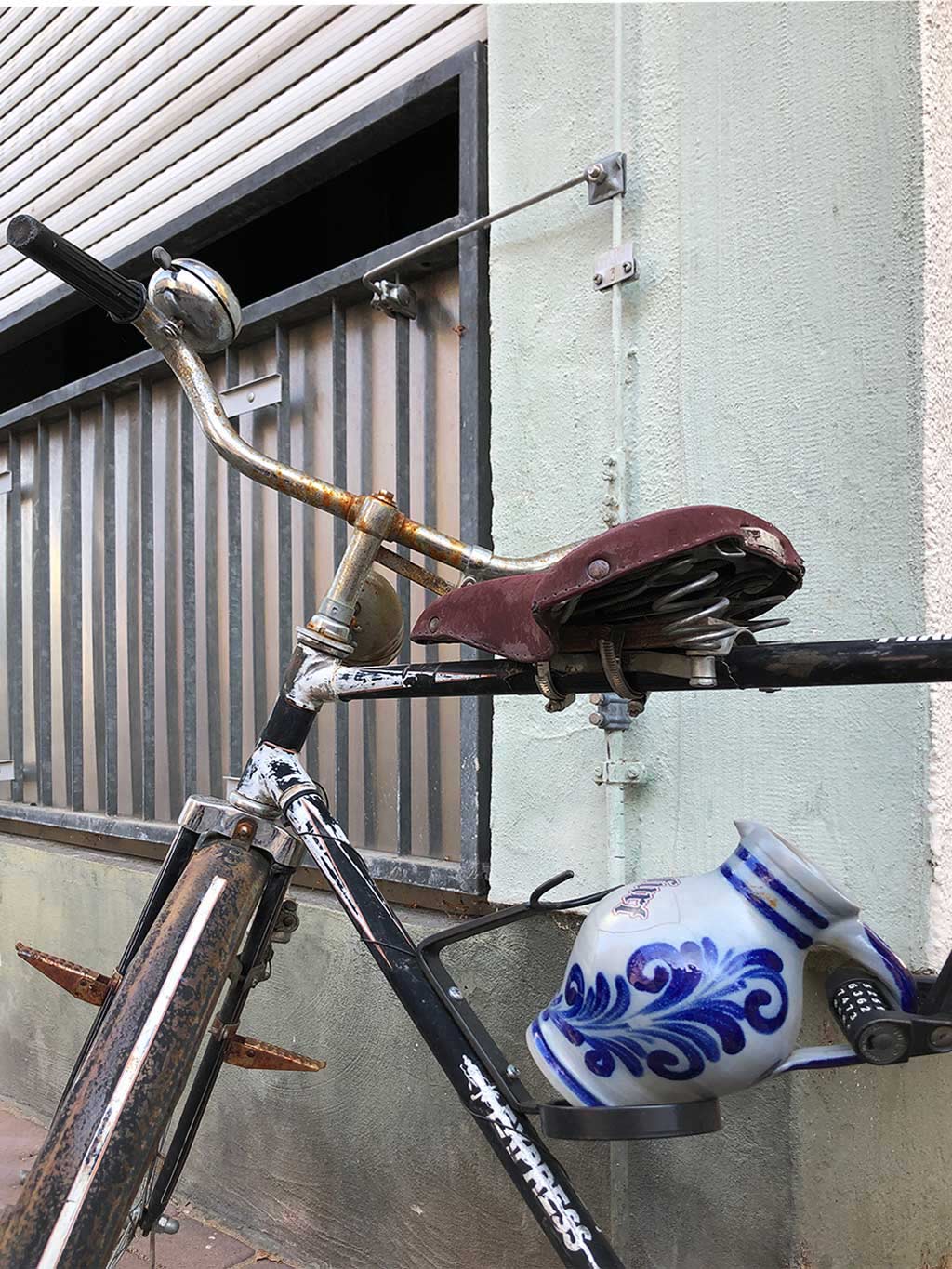 Ein Fahrrad mit Bembel