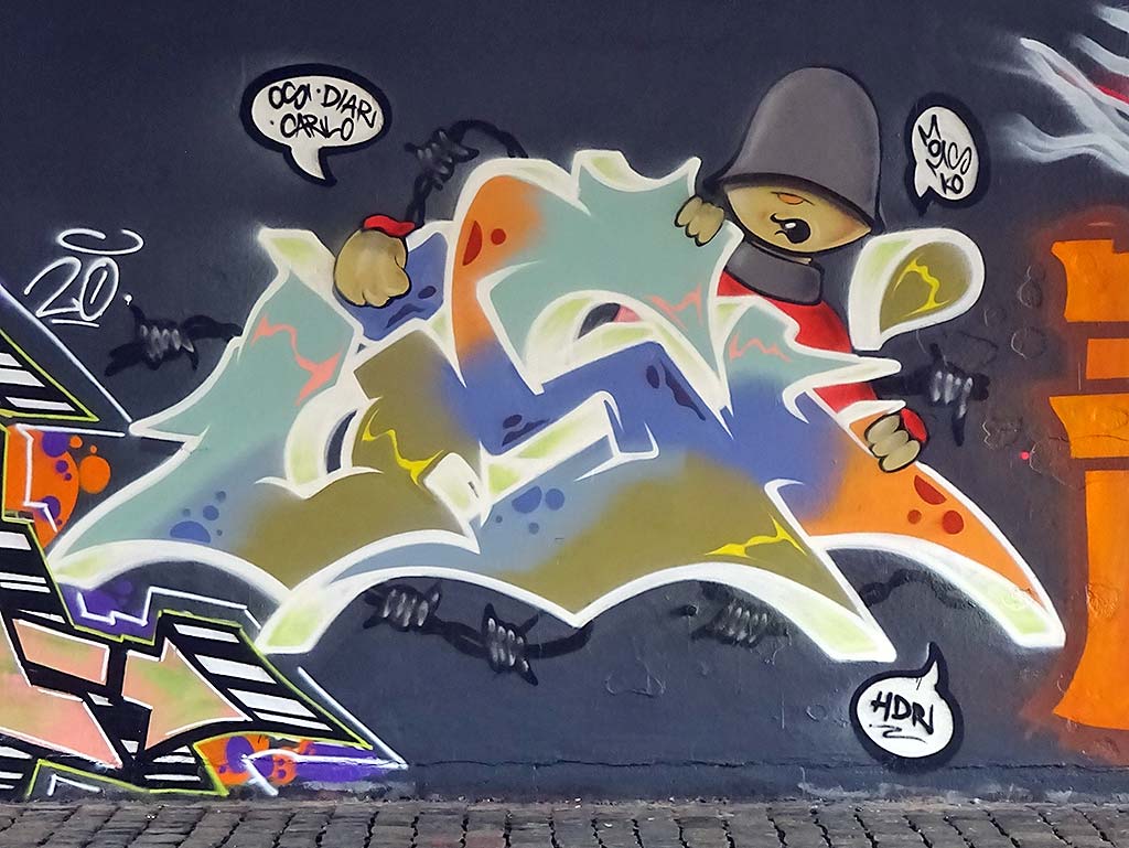Legales Graffiti an der Friedensbrücke in Frankfurt am Main