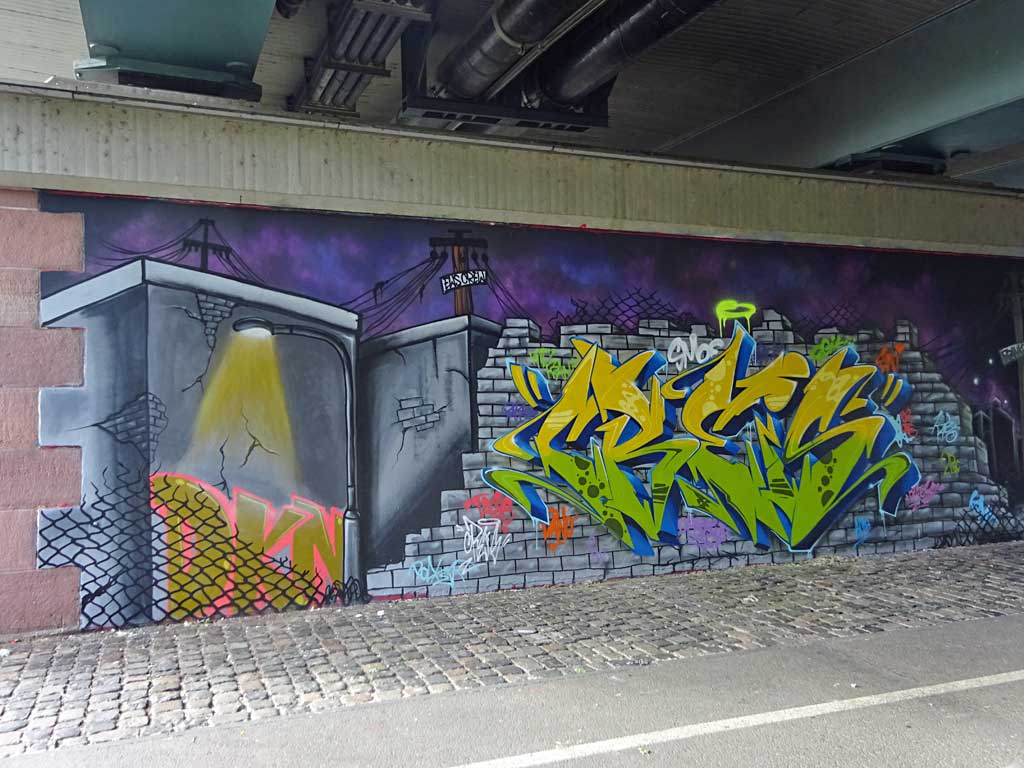 Freiluftgalerie an der Friedensbrücke - Wall by Creis und Saife