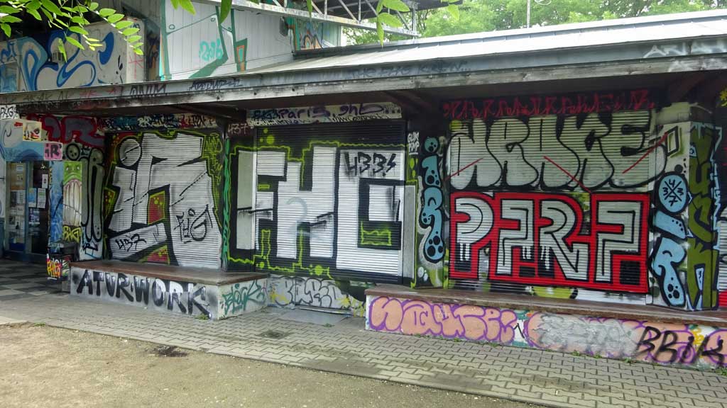 Graffiti beim Jugendhaus Am Bügel in Frankfurt am Main