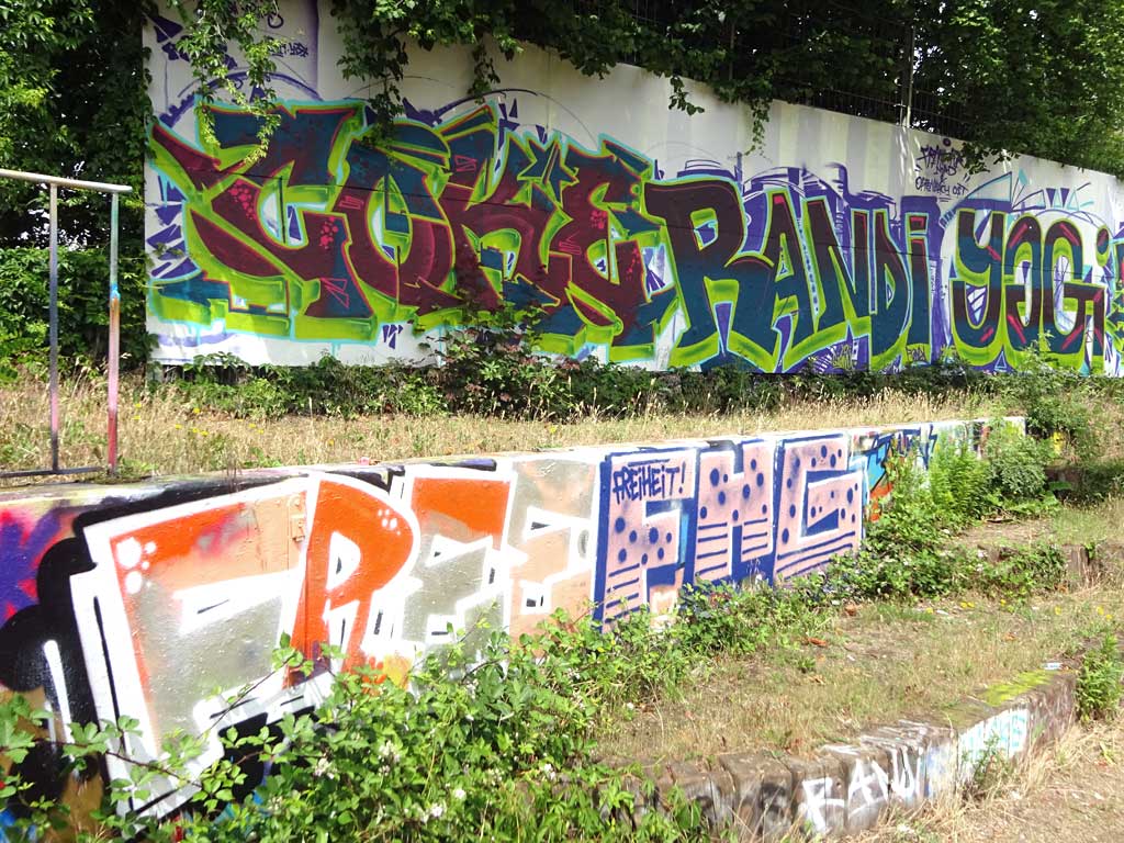 Graffiti beim Jugendhaus Am Bügel in Frankfurt am Main