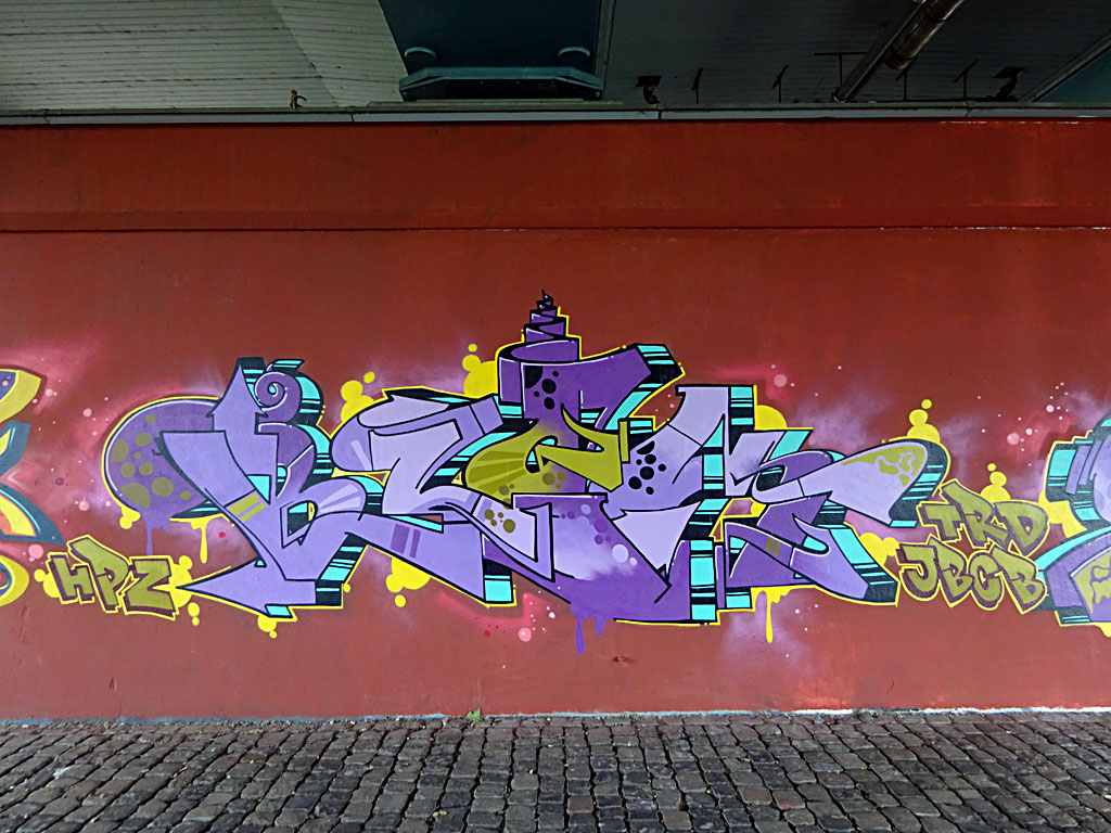 Graffiti in Frankfurt an der Freiluftgalerie Frankfurt - Monkey - Blok - Shok - Obskur