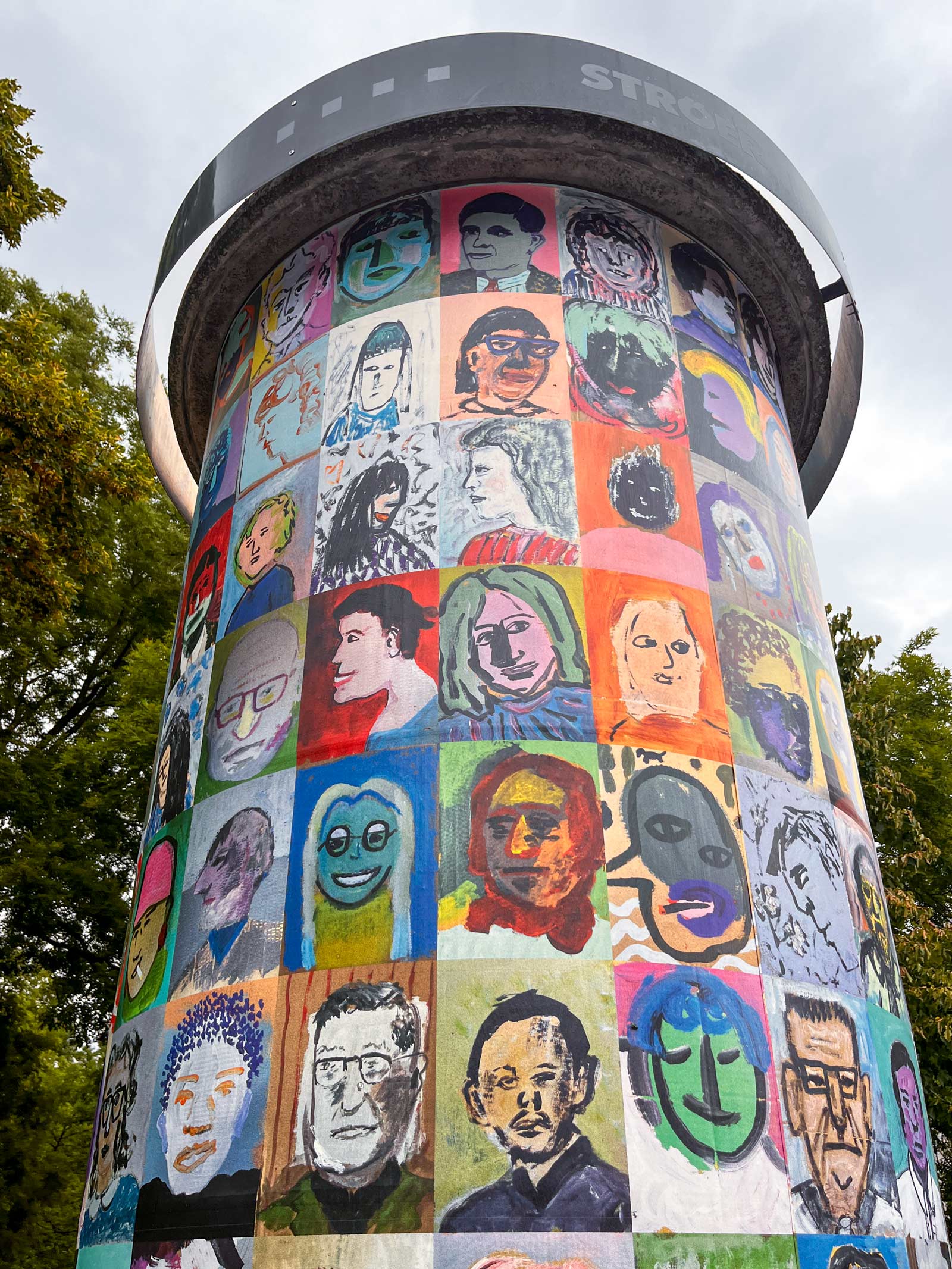 Frankfurter KunstSäule: Andres Ludwig und Charlotte Schröner – Köpfe
