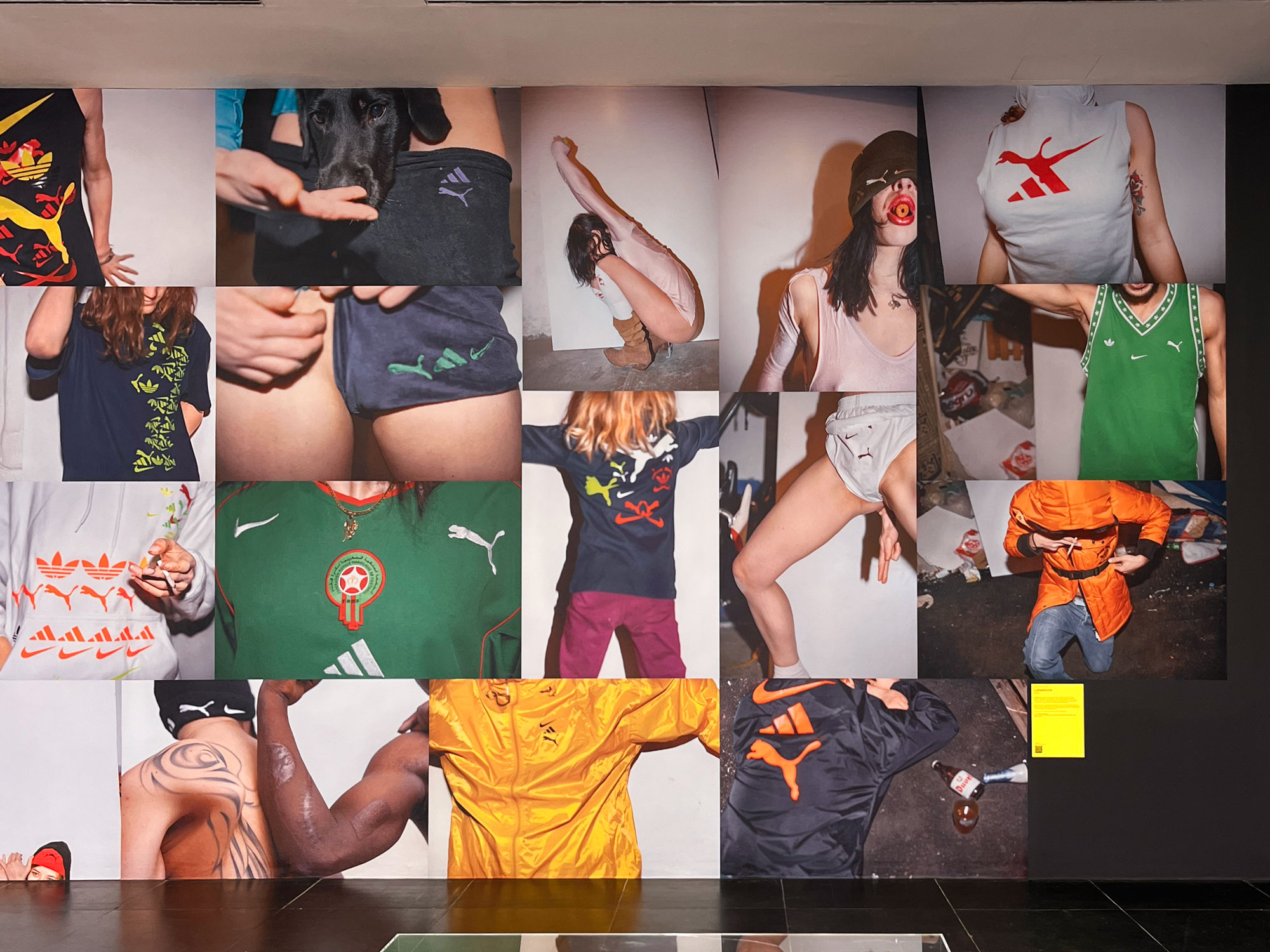 Bilder von Ausstellung „Hidden History“ im Frankfurter Kunstverein.
