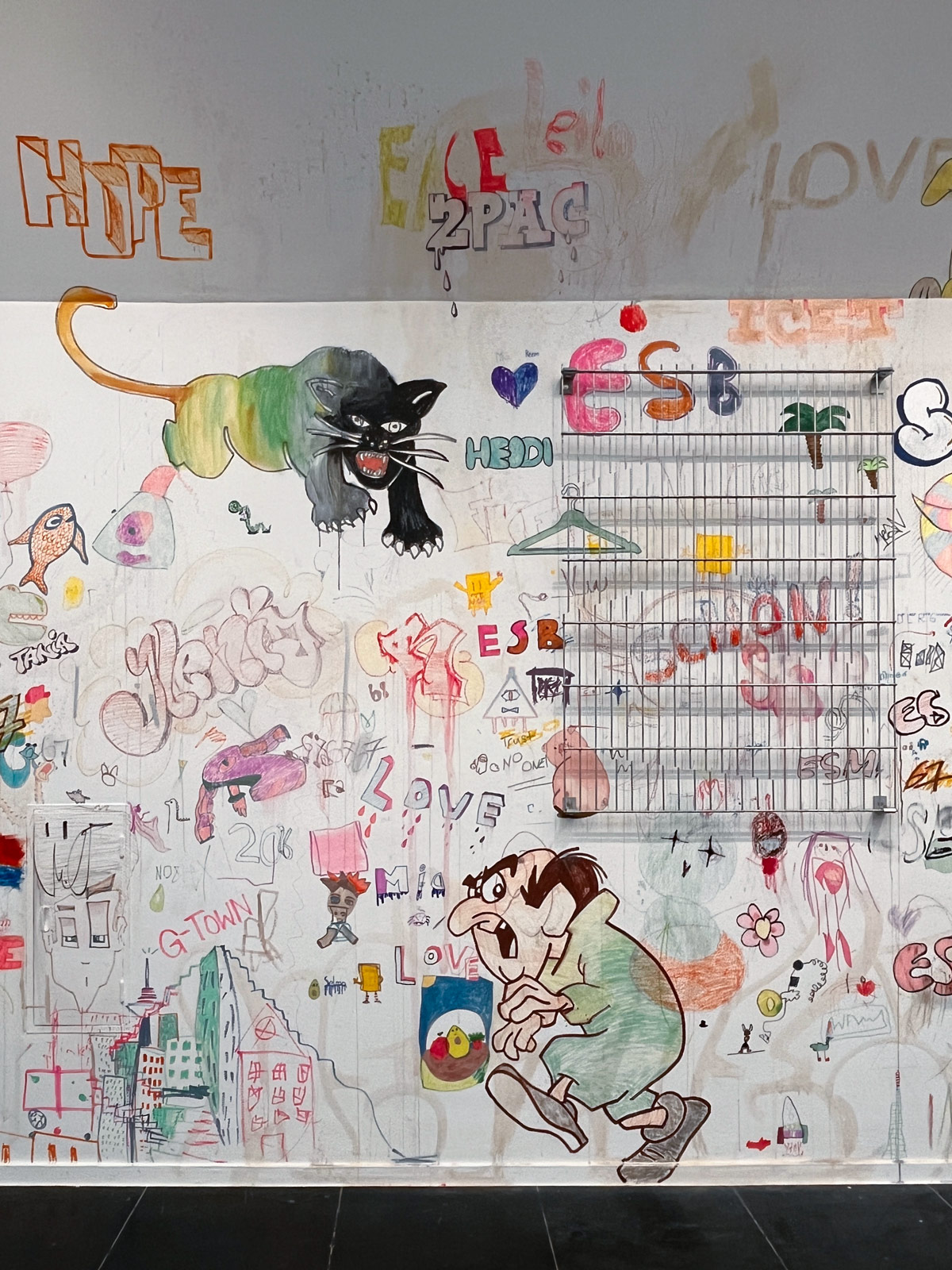 Bilder von der Ausstellung „Hidden History“ im Frankfurter Kunstverein.