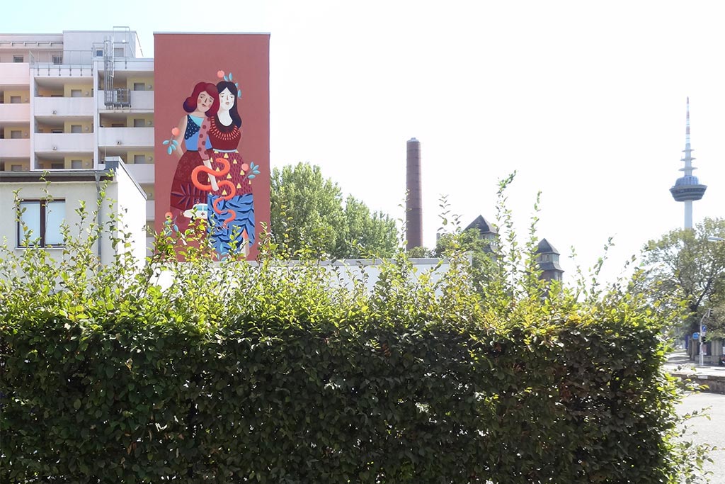 Frau Isa - Aeskulap-Mural in Mannheim
