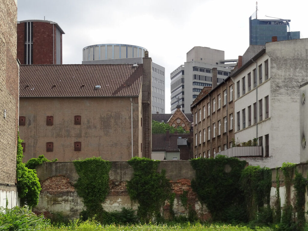 Gebäude unterschiedlicher Bauart in Offenbach