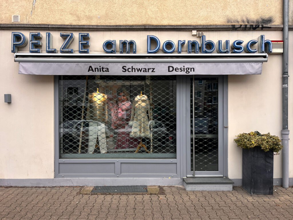 Geschäfte in Frankfurt die das Wort Dornbusch im Namen tragen: Pelze am Dornbusch