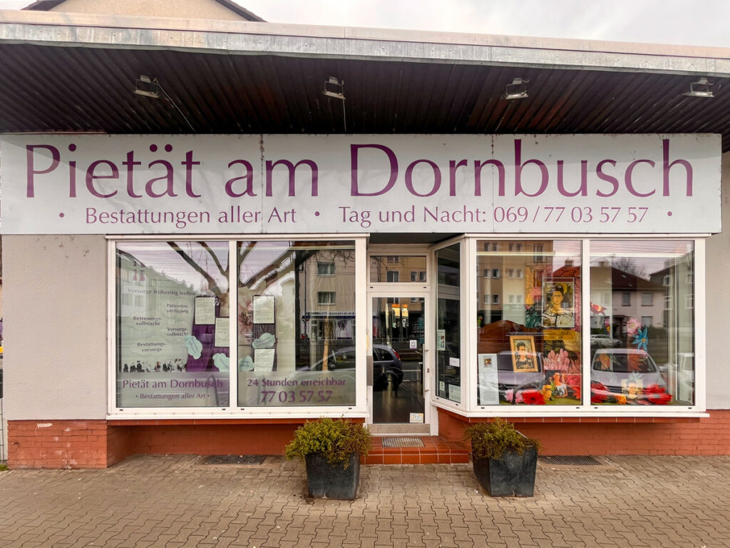 Pietät am Dornbusch