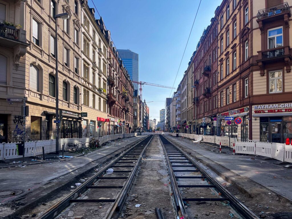 Gleisbauarbeiten zwischen Willy-Brandt-Platz und Münchener Straße in Frankfurt am Main