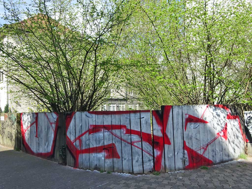 Zuvor nicht fertig gemaltes Graffiti jetzt fertig gestellt