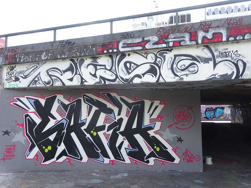 Hall of Fame in Frankfurt am Ratswegkreisel in Frankfurt am Main