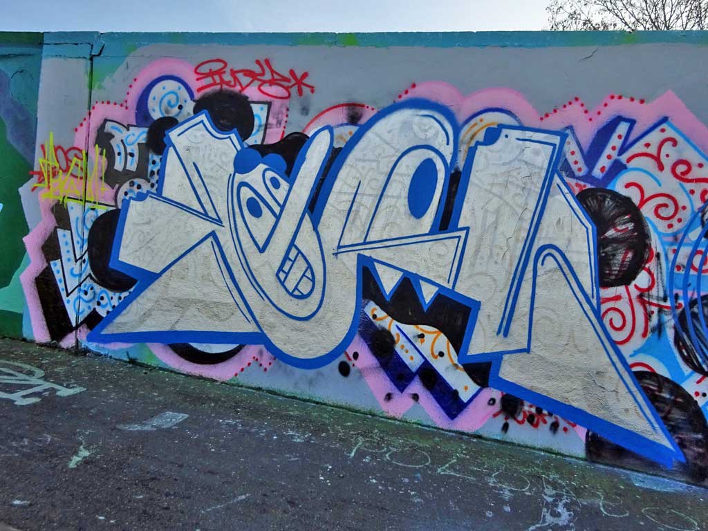 Graffiti an der Hall of Fame am Ratswegkreisel in Frankfurt