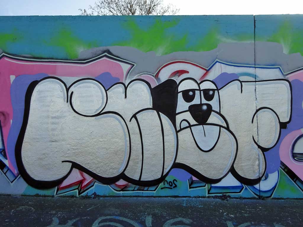 Graffiti an der Hall of Fame am Ratswegkreisel in Frankfurt