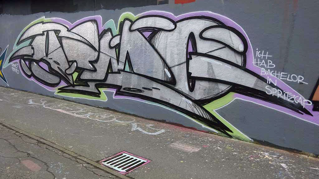 Graffiti an der Hall of Fame am Ratswegkreisel in Frankfurt