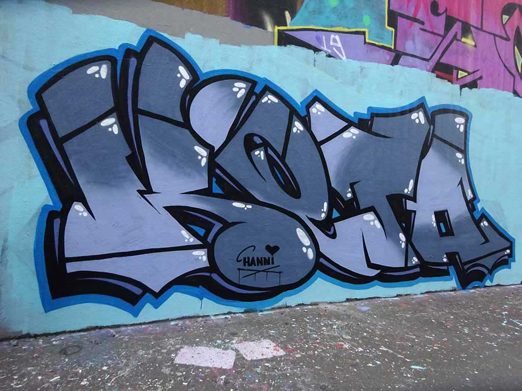 Graffiti an der Hall of Fame am Ratswegkreisel in Frankfurt