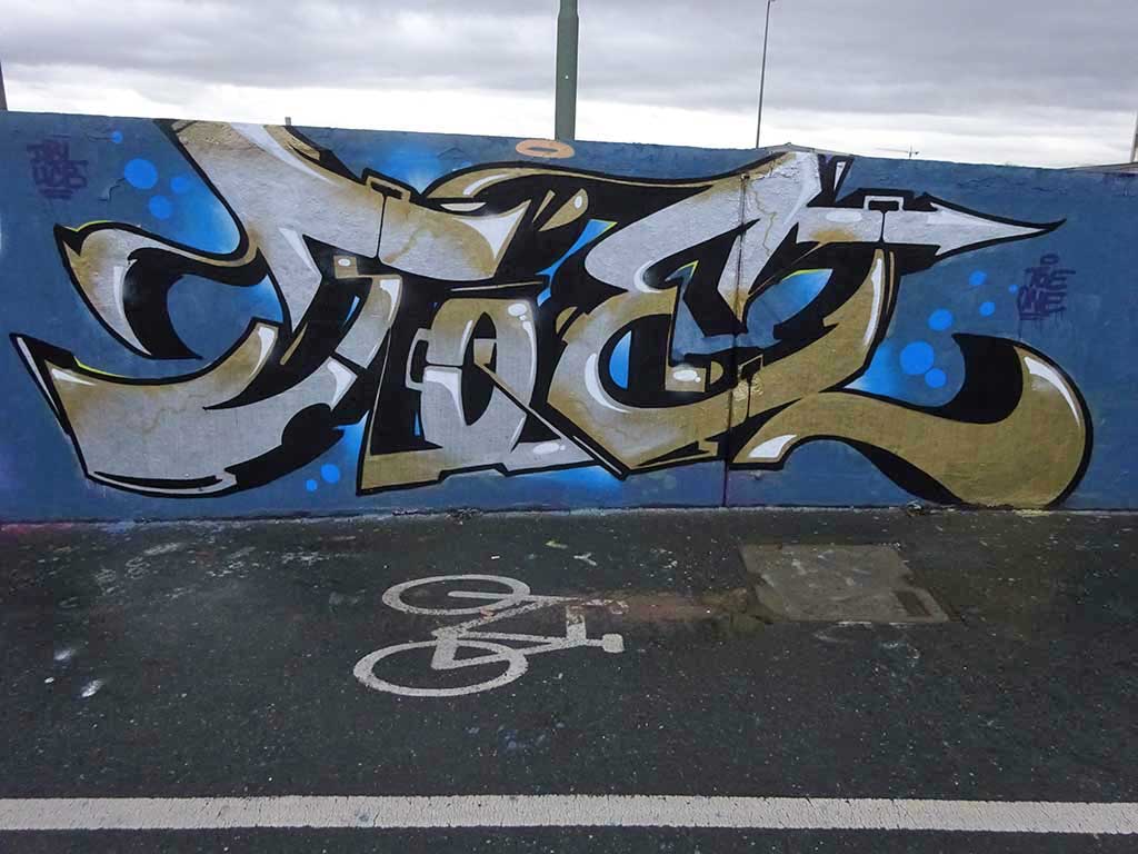 Graffiti an der Hall of Fame am Ratswegkreisel in Frankfurt