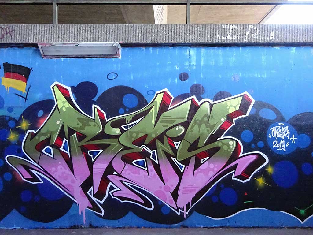 Graffiti an der Hall of Fame am Ratswegkreisel in Frankfurt