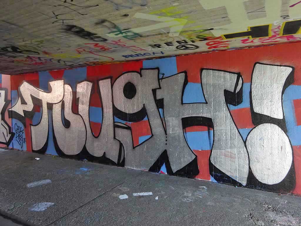 Graffiti an der Hall of Fame am Ratswegkreisel in Frankfurt