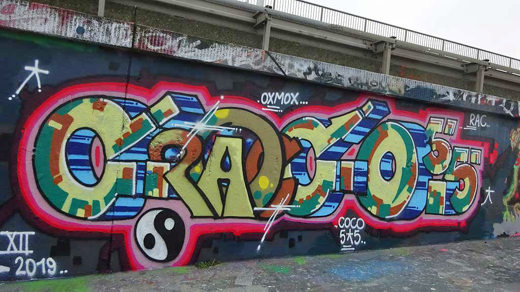 Graffiti an der Hall of Fame am Ratswegkreisel in Frankfurt