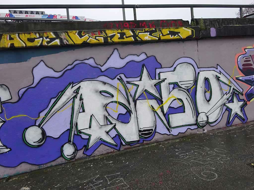 Graffiti an der Hall of Fame am Ratswegkreisel in Frankfurt