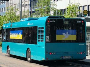 #nowar-Kampagne an VGF-Bussen
