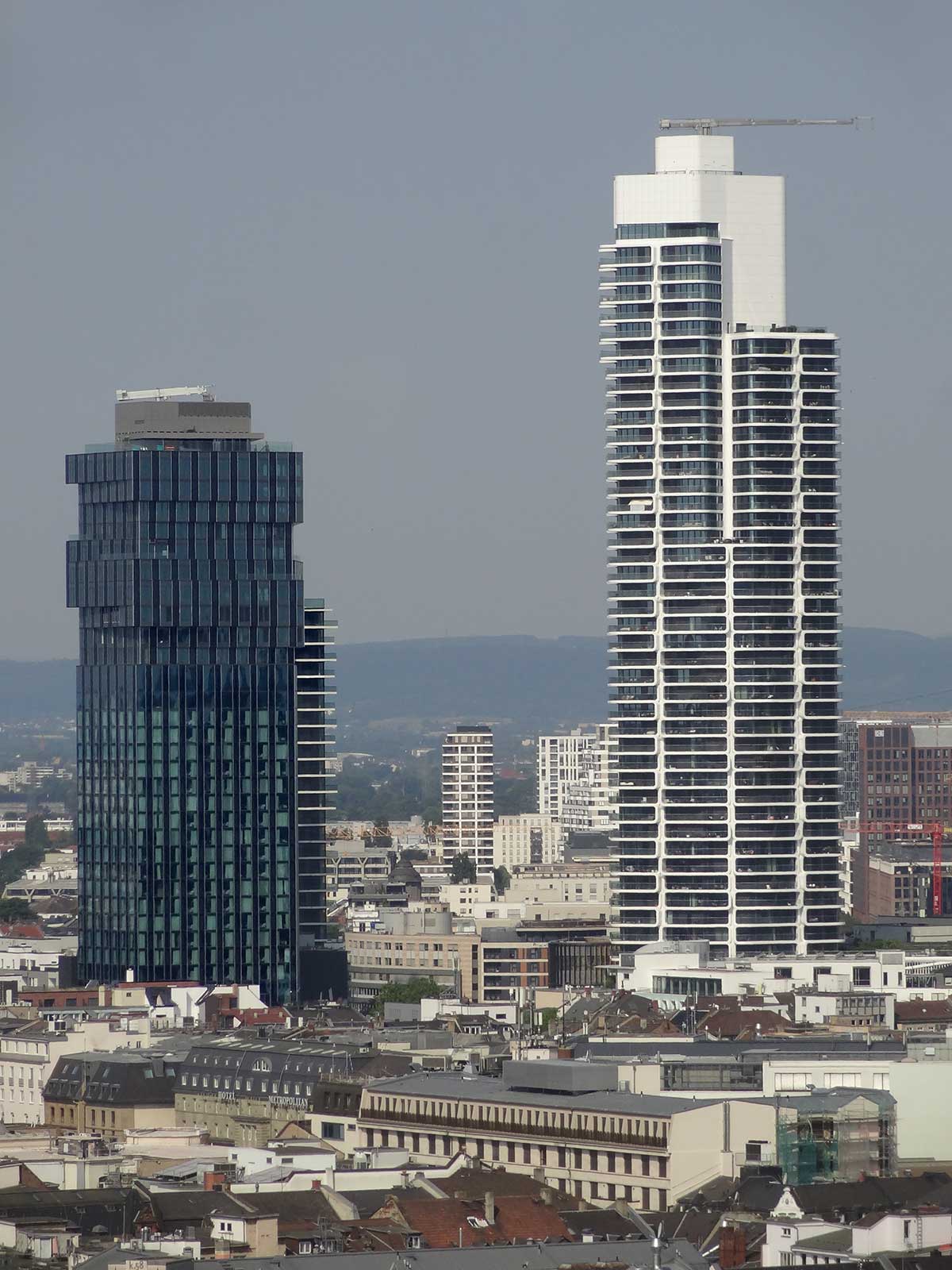 Hochhäuser in Frankfurt: The Spin und der Grand Tower