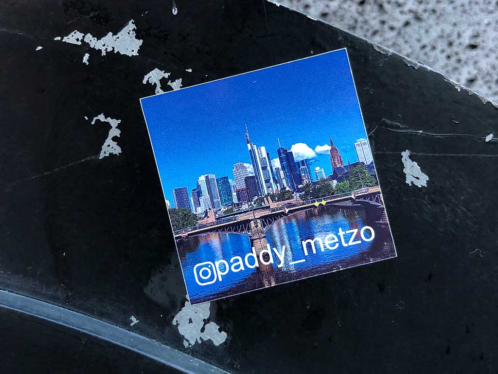 Instagram Aufkleber im Stadtraum