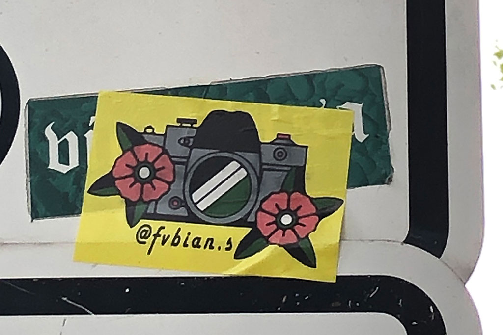 Instagram Aufkleber im Stadtraum