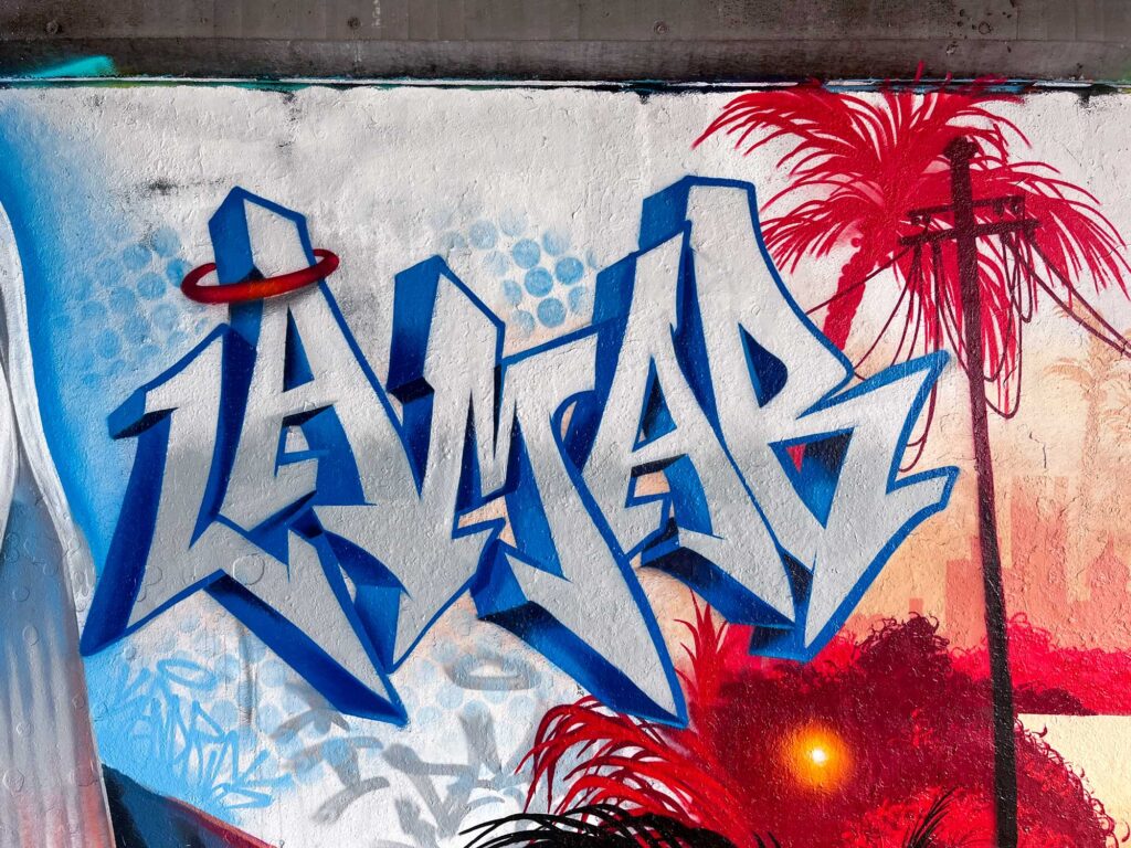 UrbanArt an Freiluftgalerie an der Friedensbrücke in Frankfurt - Kendrick Lamar