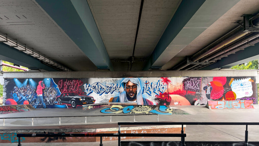 UrbanArt an Freiluftgalerie an der Friedensbrücke in Frankfurt - Kendrick Lamar