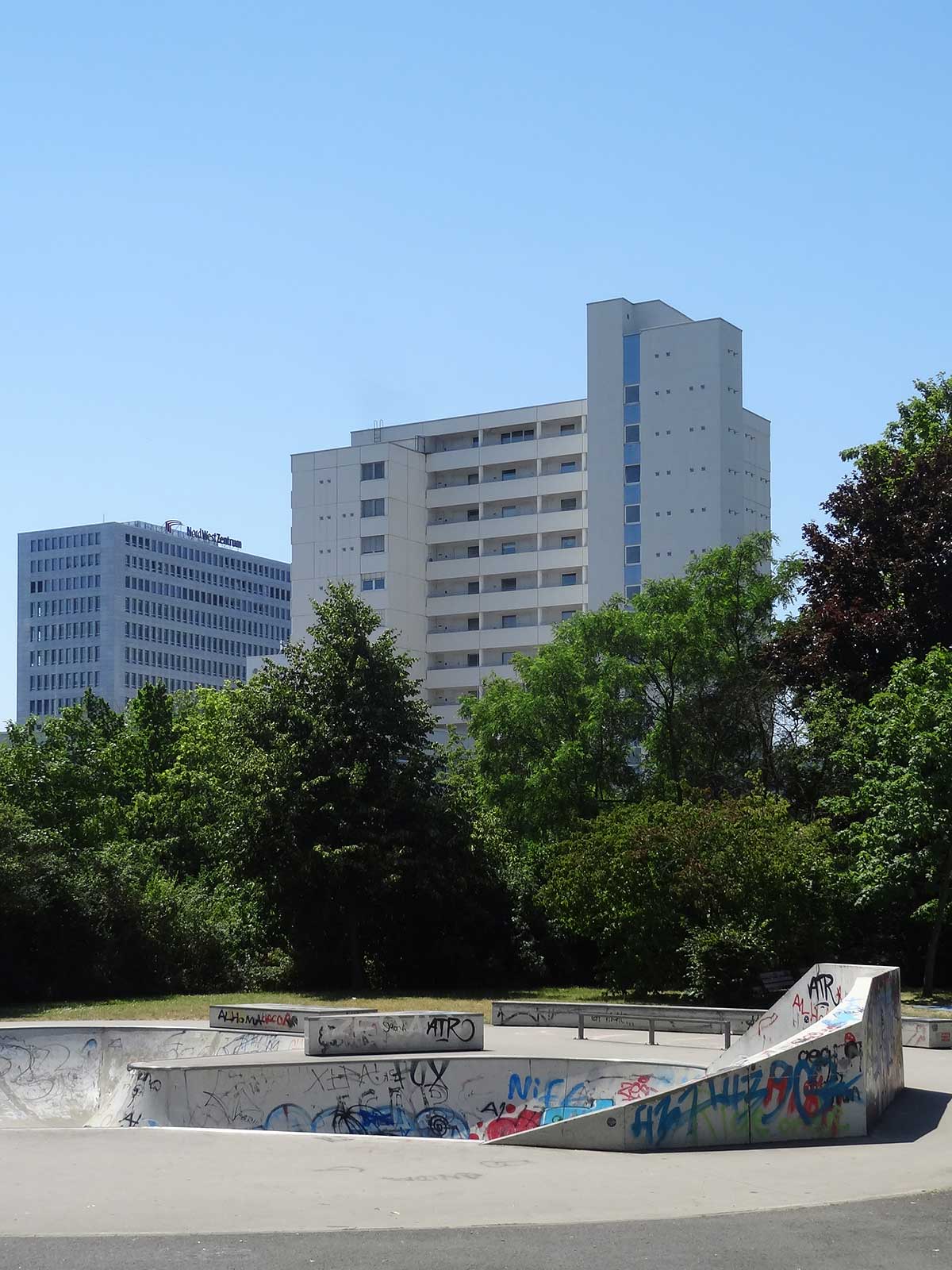 Kleine Skateanlage beim Nordwestzentrum