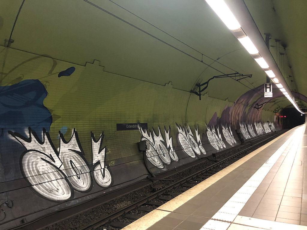 Künstlerisch gestaltete Murals in Frankfurt werden bekritzelt, besprüht und übermalt