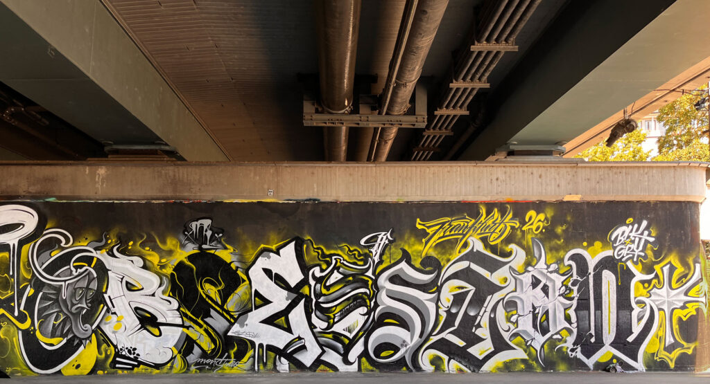Lettering Obsession an der Friedensbrücke in Frankfurt am Main