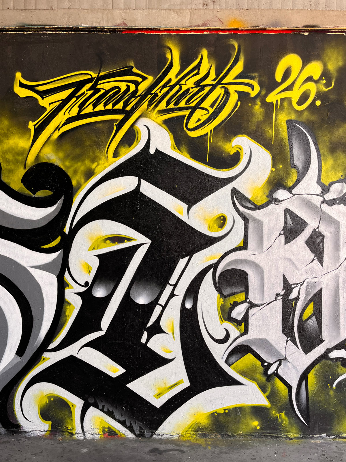 Lettering Obsession an der Friedensbrücke in Frankfurt am Main