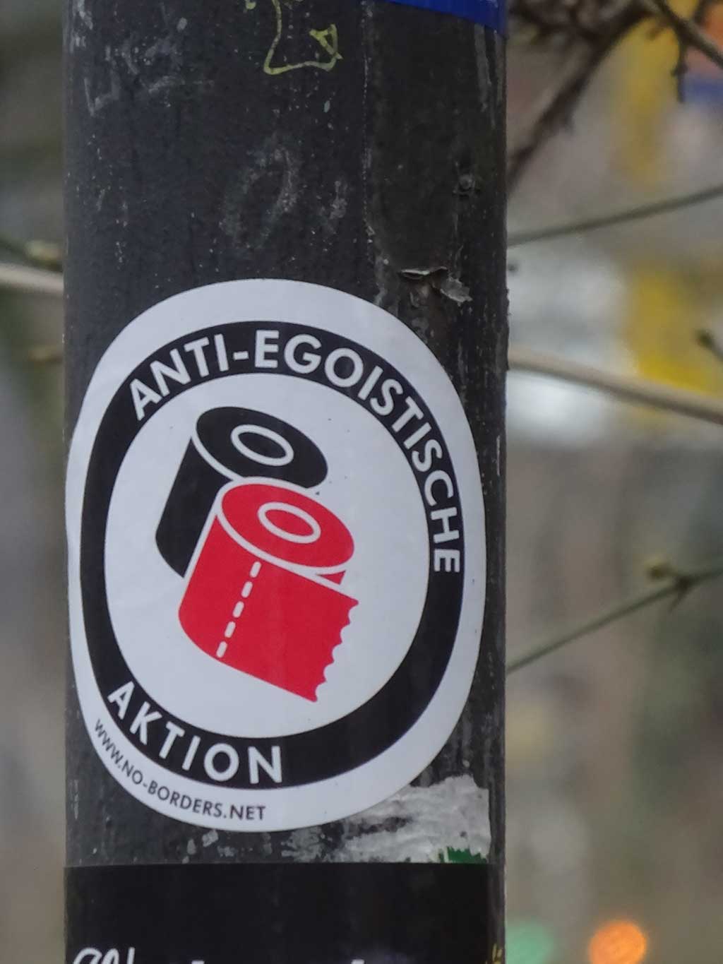 Aufkleber-Varianten zum Logo der Antifaschistische Aktion