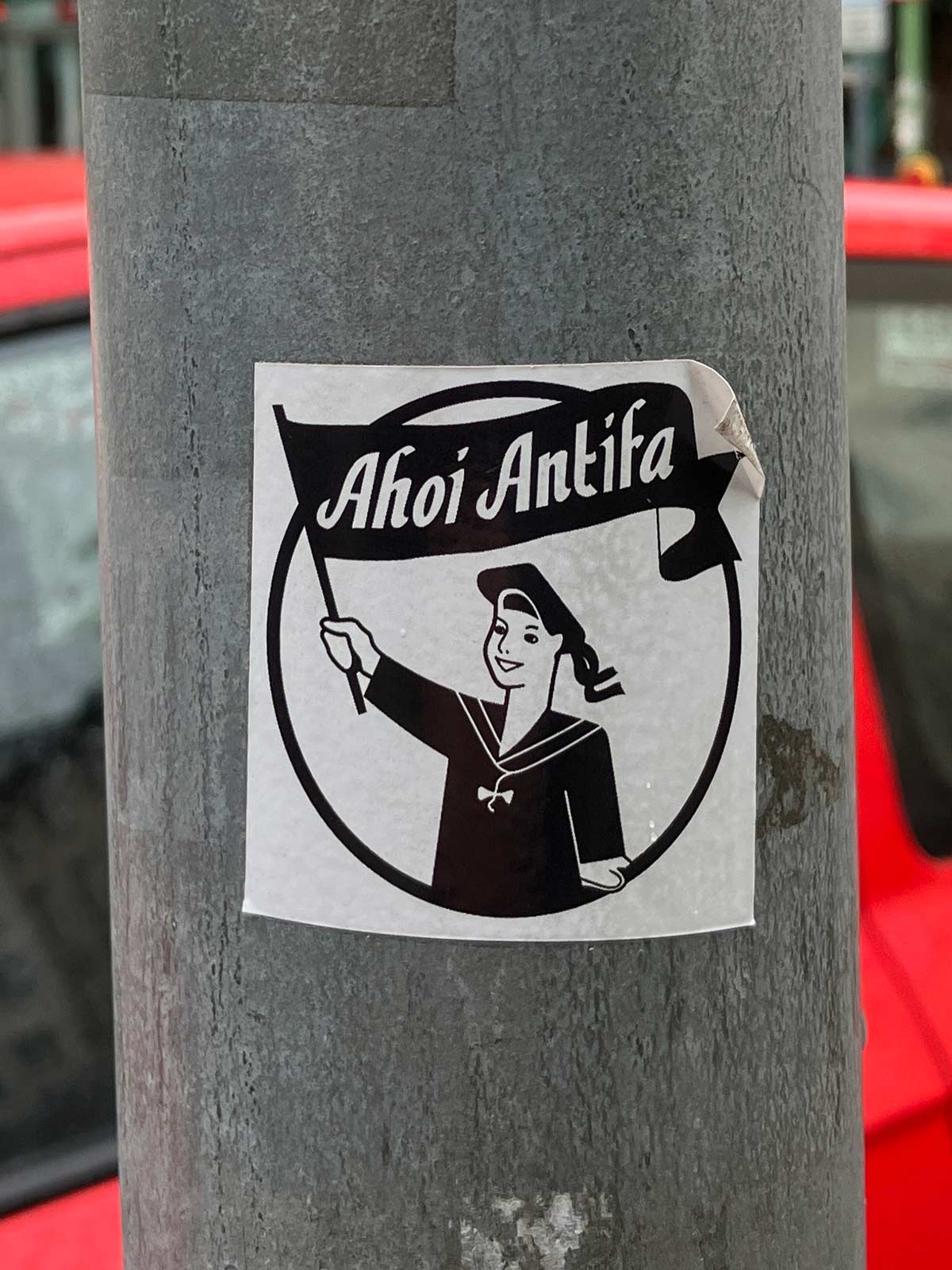 Logo Rebranding Streetart: Ahoi Antifa statt Ahoi Brause