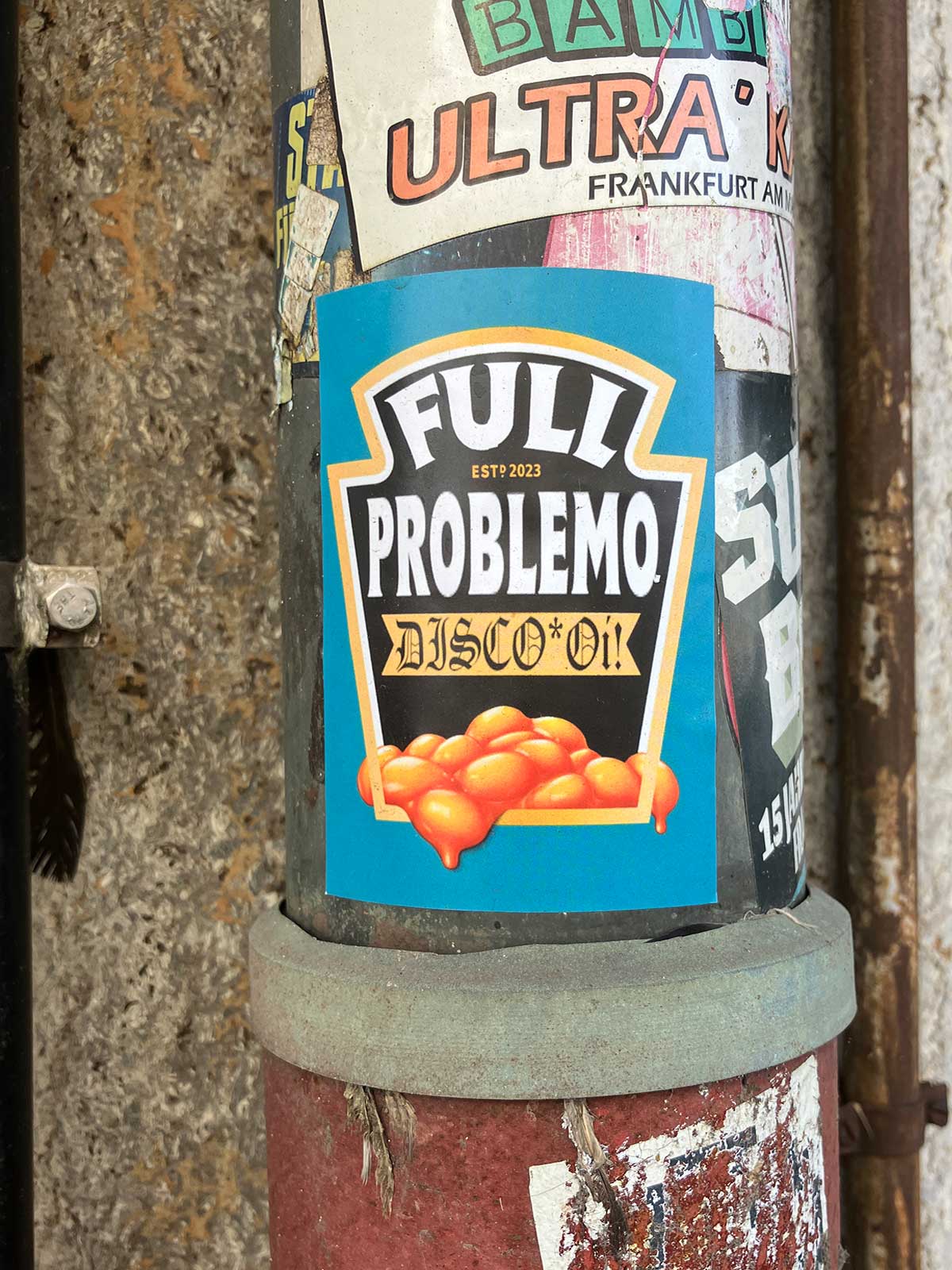 Logo Rebranding Streetart: Full Problemo statt Heinz Beans