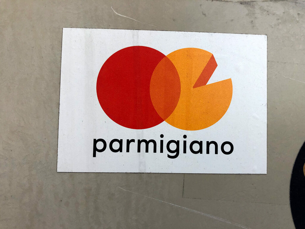 Logo Rebranding Streetart: Parmigiano statt Mastercard