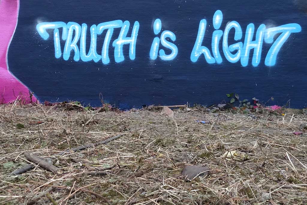 Meeting of Styles in Wiesbaden 2022 - Truth is li light - Mural von Frost, Saek, Skem und Zomb