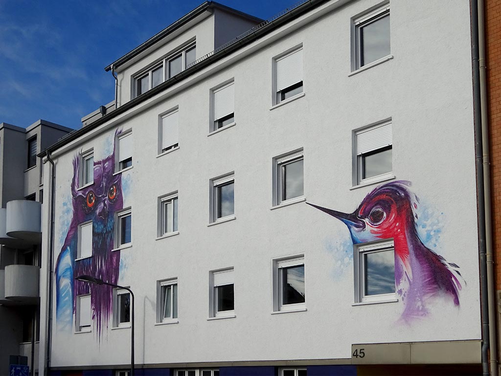 Mural Art mit Eule und Kolibri in Frankfurt-Hausen