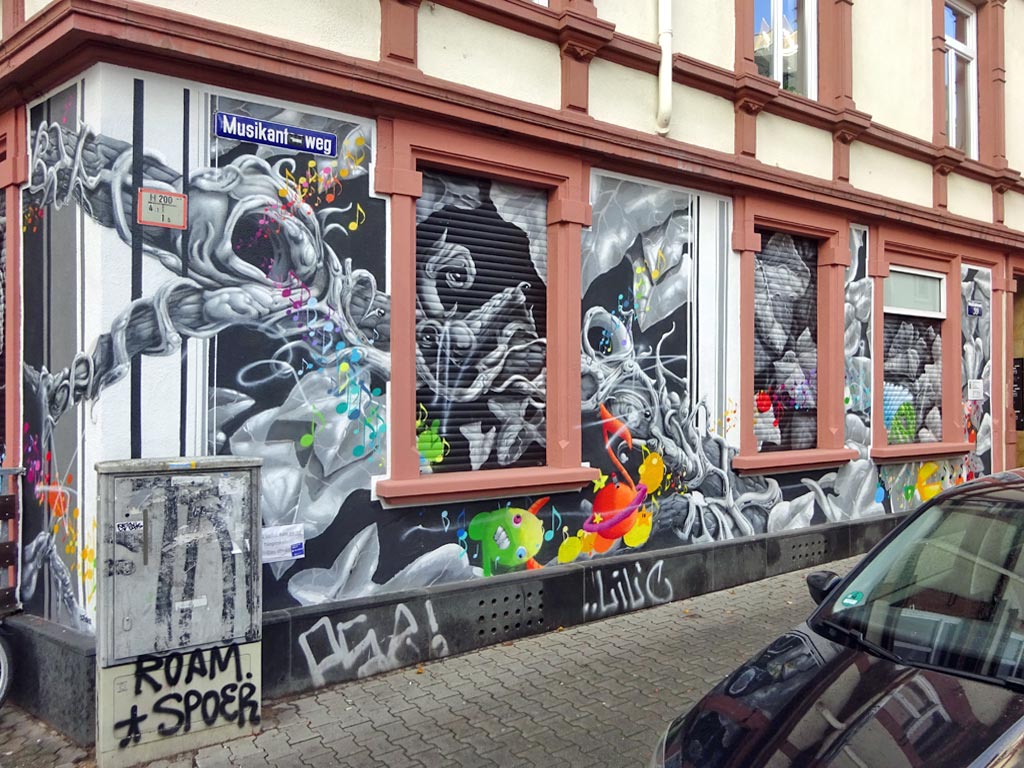 Mural in Frankfurt von Honsar