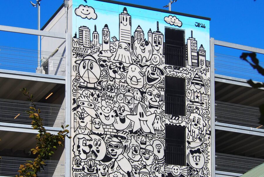 Mural von Jan Paul Müller am Parkhaus der Messe Offenbach