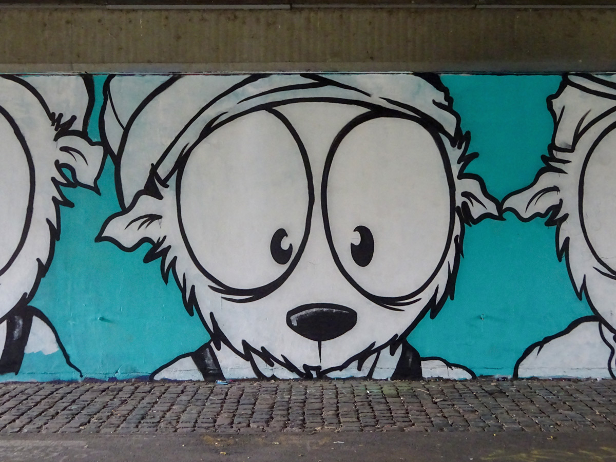 Naxos Bande: Freiluftgalerie Frankfurt an der Friedensbrücke