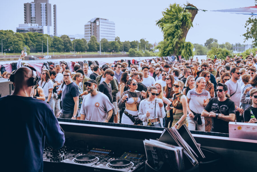 OURS Open Air am Frankfurter Mainufer