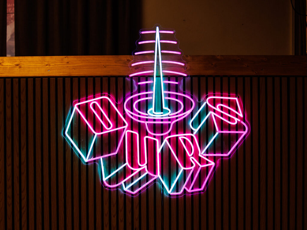 OURS Open AIr am Frankfurter MAinufer inmitten des Industriegebiets Osthafen