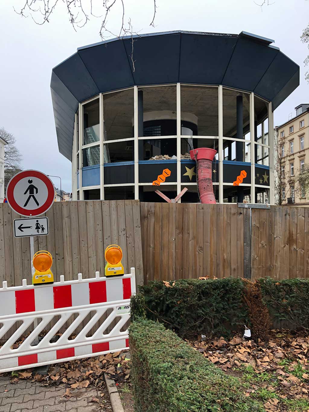 Pavillon der Tomin-Videothek in der Berger Straße wird abgerissen