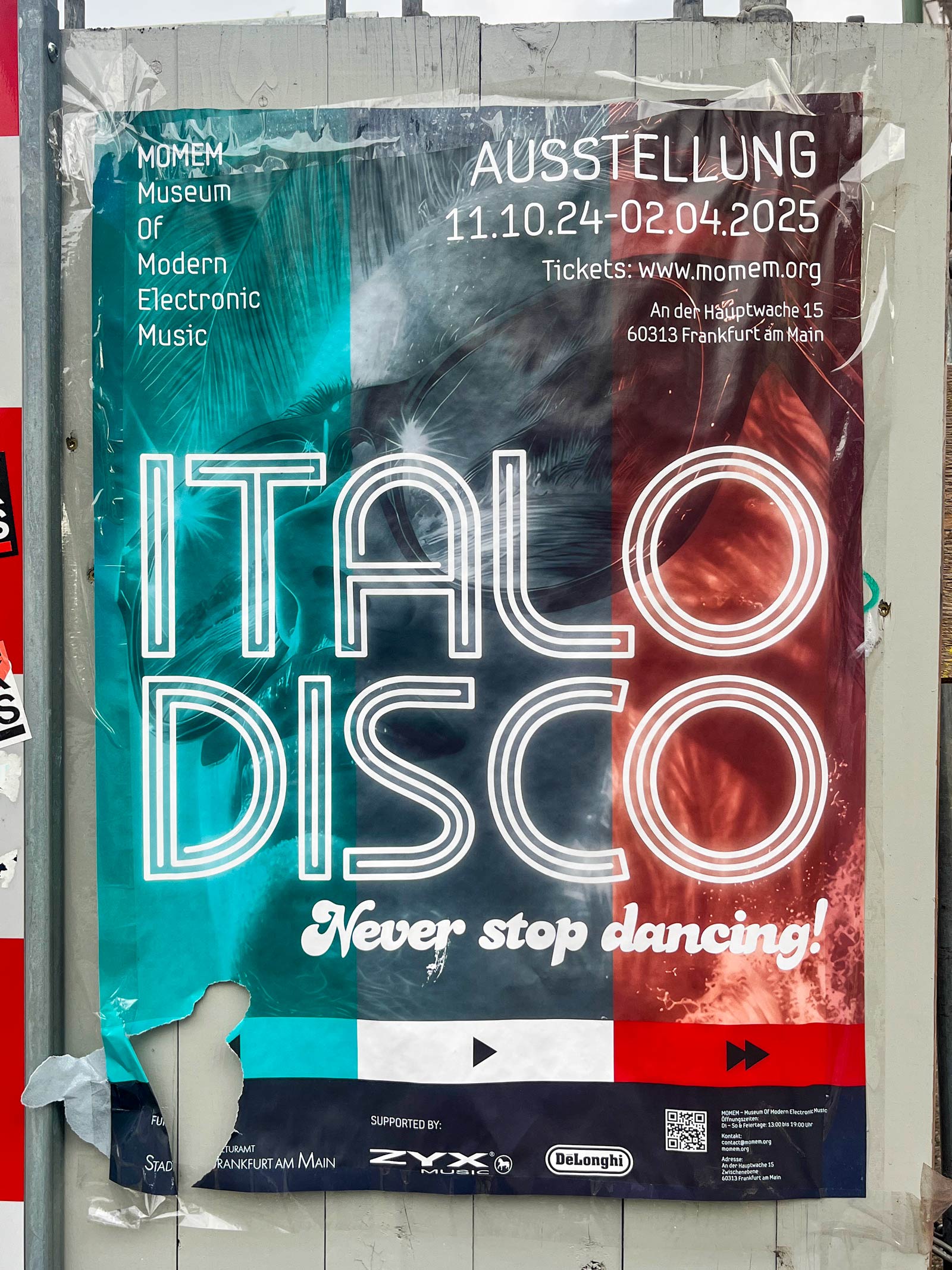 Plakate in Frankfurt: MOMEM - Italo Disco