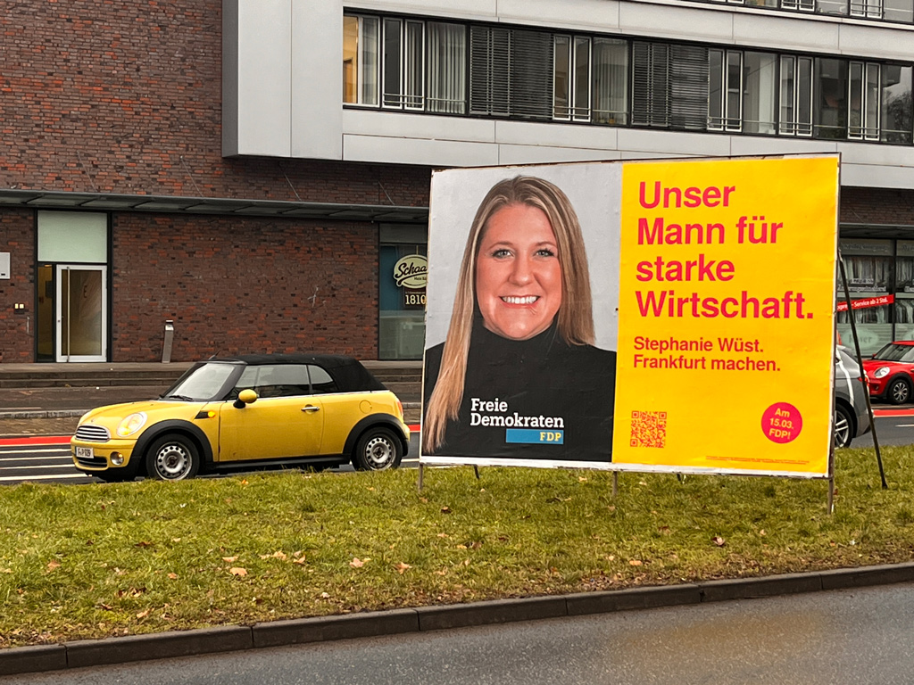 Plakate zu den Kommunalwahlen in Frankfurt am Main